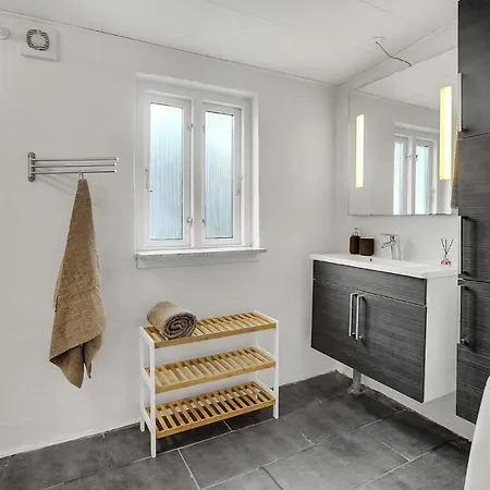 3 Bedroom Beautiful In Prázdninový dům *