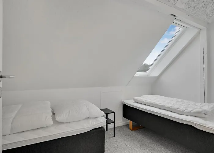 3 Bedroom Beautiful In Сasa de vacaciones *