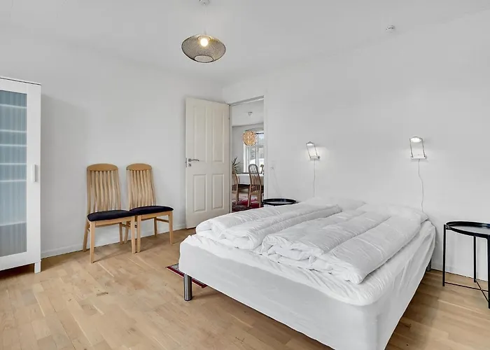 3 Bedroom Beautiful In Сasa de vacaciones *
