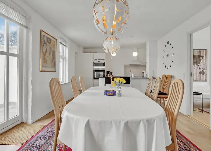 Сasa de vacaciones 3 Bedroom Beautiful In *