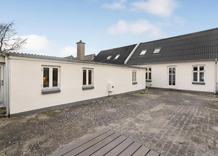 3 Bedroom Beautiful In Сasa de vacaciones Bryrup